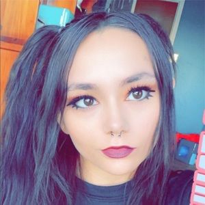 Meet your Posher, Kiki